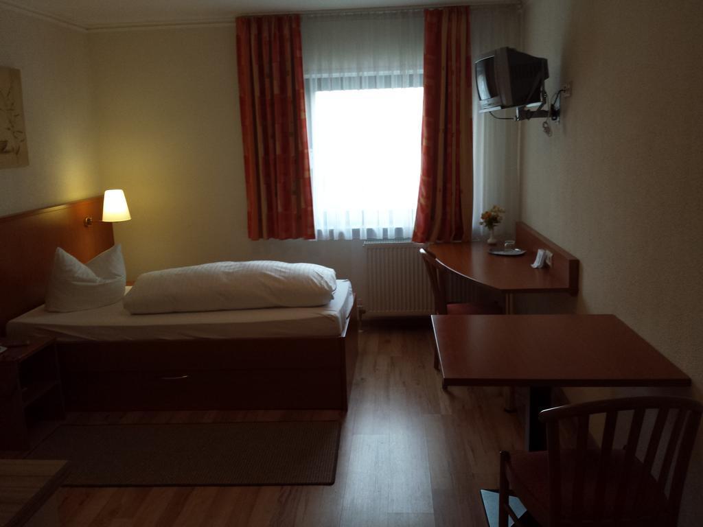 Hotel Am Exerzierplatz MHG Exteriör bild