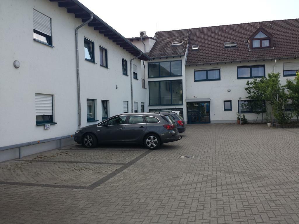 Hotel Am Exerzierplatz MHG Exteriör bild